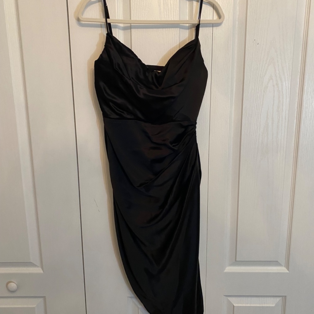 Dress - Picture 2 of 8